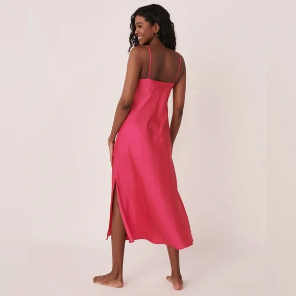 Satin dress - Picture 2 of 6